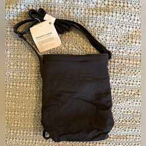 NWT Lulu Lemon Black Water Bottle Crossbody Bag